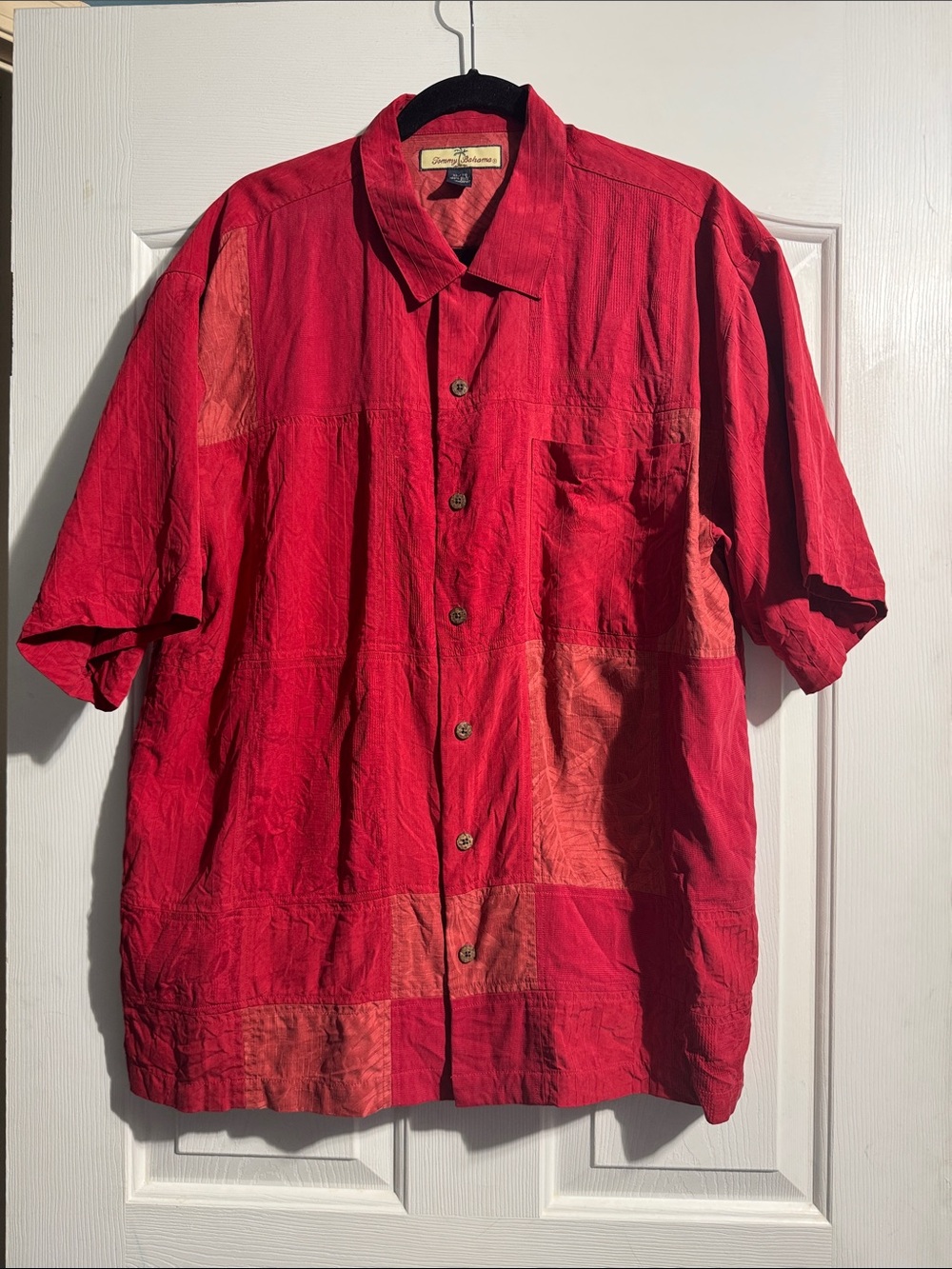 Tommy Bahama 100% Silk Shirt Men’s XL Red Button Up Tropical Resortwear Hawaiian
